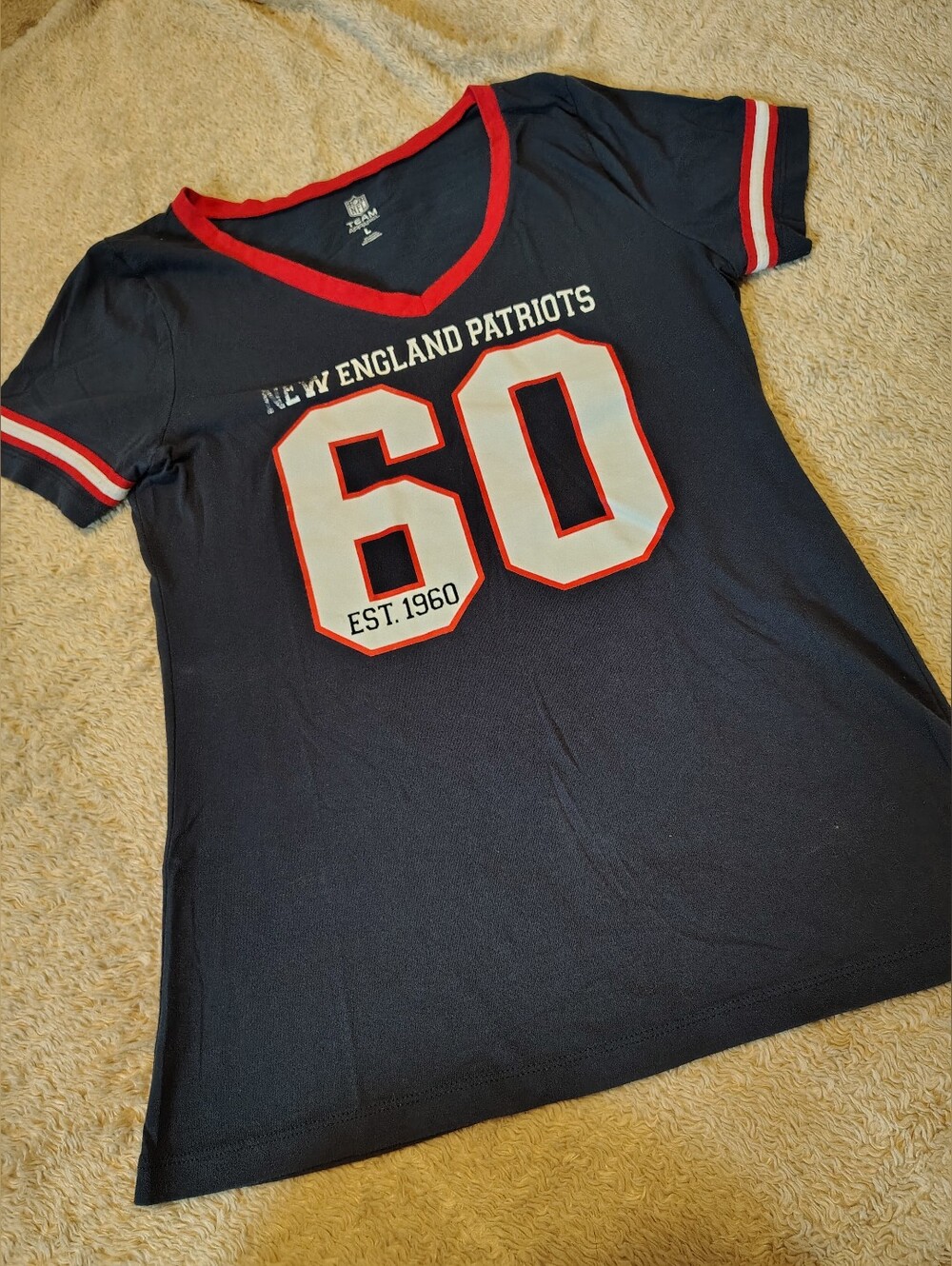NFL New England Patriots Women's V Neck Football Short Sleeve Tee Shirt Size Lg